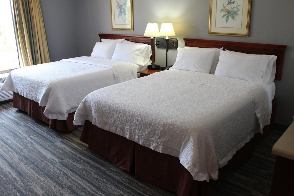 Hampton By Hilton Panama Hotel