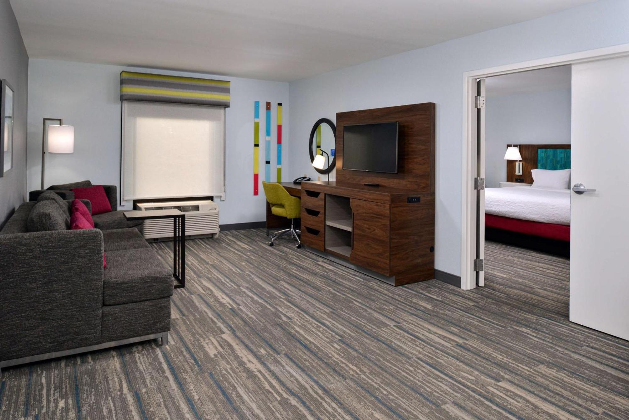 Hotel Hampton By Hilton Panama 3*